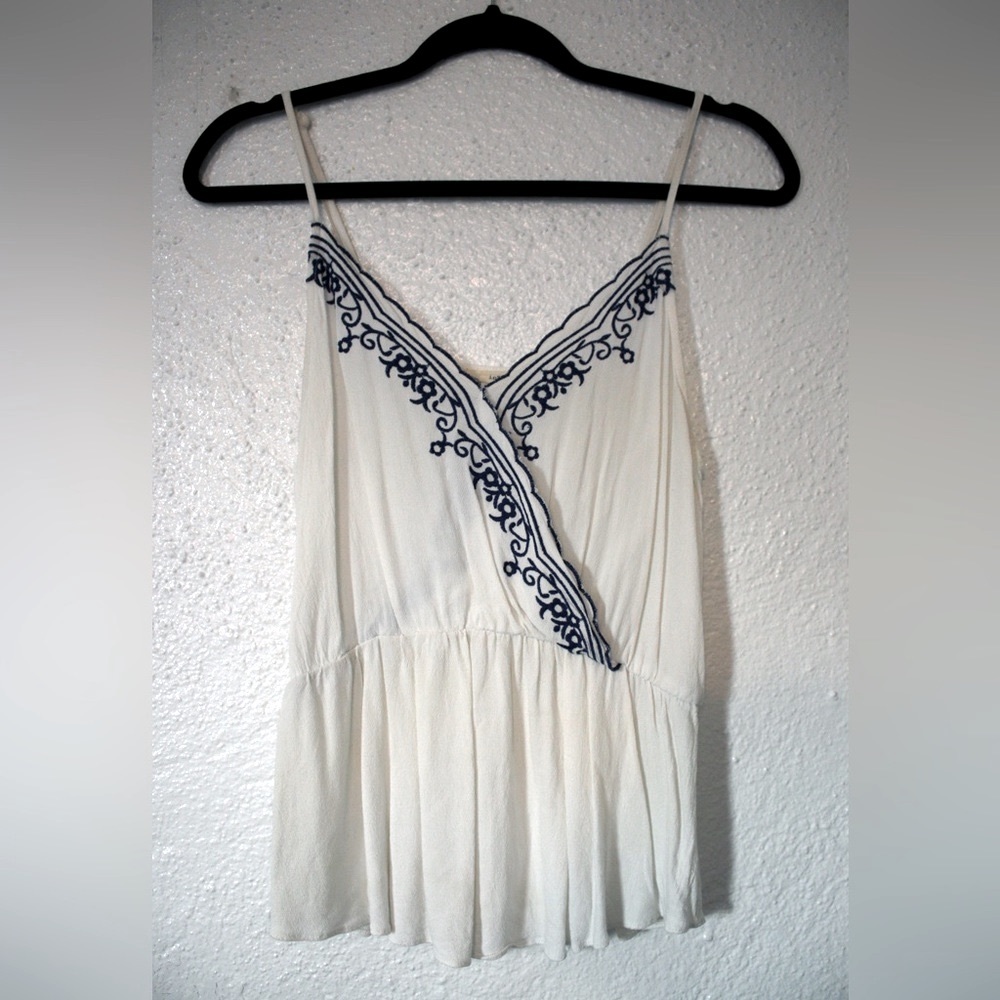 InTu Off White and Blue Embroidered Tank Size Medium